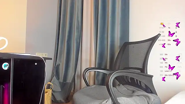 Snapshot of HunnyWifey chatting on January 14, 2025, 10:12 pm HunnyWifey online show from January 14, 2025, 10:12 pm