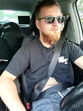 Snapshot of Sweet_bear69 chatting on September 19, 2025, 1:23 pm Sweet bear69 online show from September 19, 2025, 1:23 pm