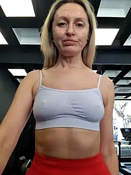 Miss    Mia  online show from March 6, 2025, 10:09 am