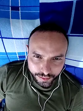 Snapshot of ElSunEagle chatting on December 5, 2024, 5:15 am ElSunEagle online show from December 5, 2024, 5:15 am