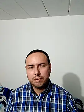 Snapshot of ElSunEagle chatting on September 15, 2025, 4:12 am ElSunEagle online show from September 15, 2025, 4:12 am