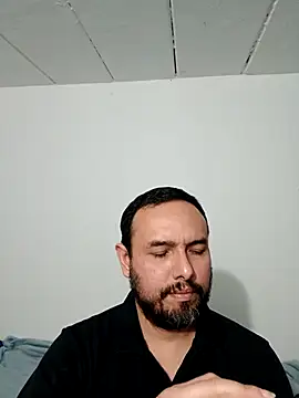 Snapshot of ElSunEagle chatting on October 22, 2025, 4:02 am ElSunEagle online show from October 22, 2025, 4:02 am