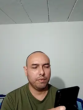 Snapshot of ElSunEagle chatting on November 6, 2025, 4:24 am ElSunEagle online show from November 6, 2025, 4:24 am