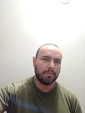 Snapshot of ElSunEagle chatting on November 28, 2025, 4:04 am ElSunEagle online show from November 28, 2025, 4:04 am