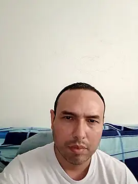 Snapshot of ElSunEagle chatting on December 16, 2025, 3:06 pm ElSunEagle online show from December 16, 2025, 3:06 pm