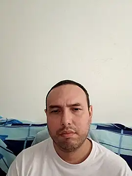 Snapshot of ElSunEagle chatting on December 17, 2025, 3:07 pm ElSunEagle online show from December 17, 2025, 3:07 pm