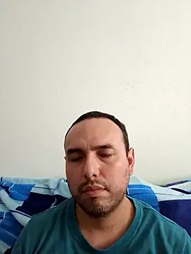 Snapshot of ElSunEagle chatting on December 20, 2025, 3:19 pm ElSunEagle online show from December 20, 2025, 3:19 pm