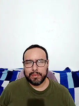 Snapshot of ElSunEagle chatting on January 15, 2026, 1:43 am ElSunEagle online show from January 15, 2026, 1:43 am