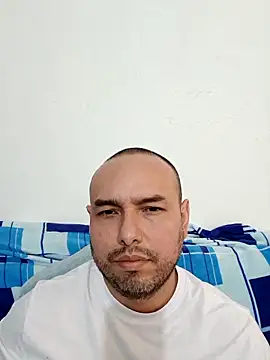 Snapshot of ElSunEagle chatting on February 8, 2026, 5:38 pm ElSunEagle online show from February 8, 2026, 5:38 pm