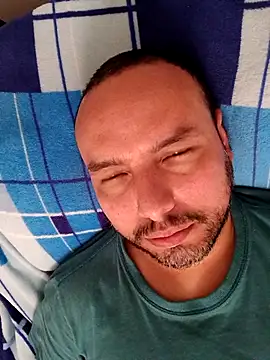 Snapshot of ElSunEagle chatting on February 23, 2026, 4:59 pm ElSunEagle online show from February 23, 2026, 4:59 pm