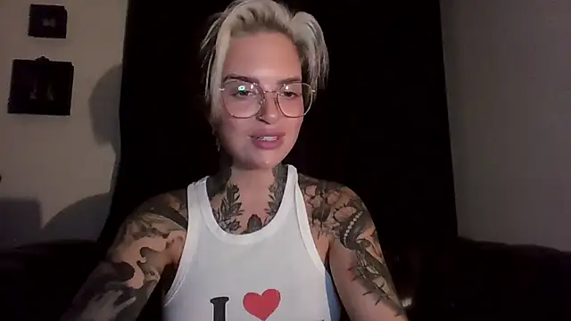Snapshot of Rubyrichhxo chatting on October 18, 2025, 7:14 pm Rubyrichhxo online show from October 18, 2025, 7:14 pm