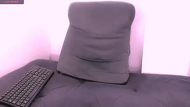 sofi-rojas1 online show from April 1, 2026, 6:58 am