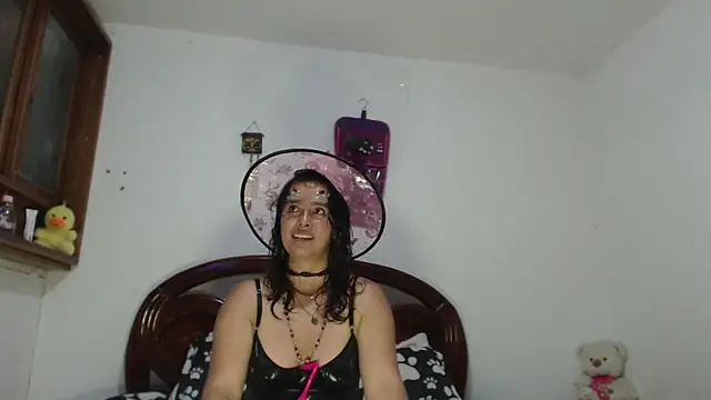 Snapshot of MagicStephany_ chatting on October 3, 2025, 2:58 pm MagicStephany online show from October 3, 2025, 2:58 pm