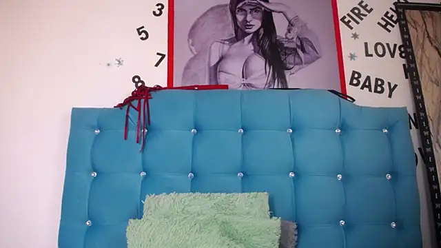 sweet skylove  online show from December 19, 2025, 4:36 pm