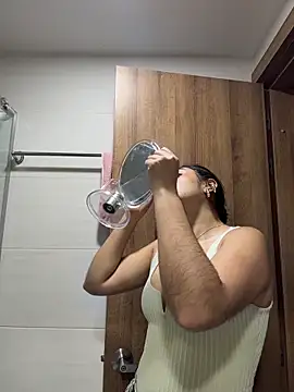 Snapshot of GiselOrtiz chatting on November 29, 2025, 10:51 am GiselOrtiz online show from November 29, 2025, 10:51 am