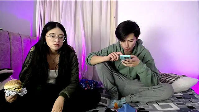 Snapshot of Pinkandyellowpokemon chatting on December 19, 2025, 4:30 am Pinkandyellowpokemon online show from December 19, 2025, 4:30 am