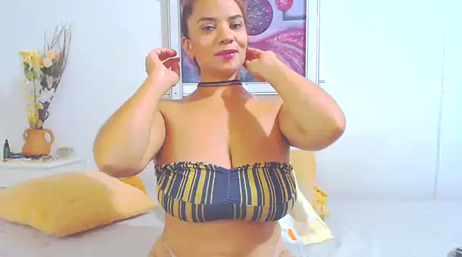 Snapshot of SoniaGresson chatting on March 9, 2025, 8:10 pm SoniaGresson online show from March 9, 2025, 8:10 pm
