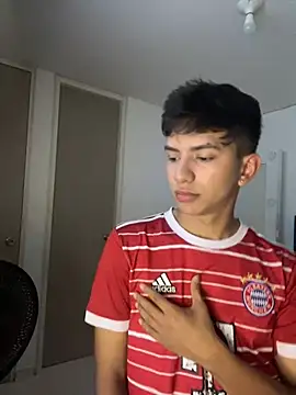 Leonarrrd 01 online show from December 11, 2024, 2:52 am