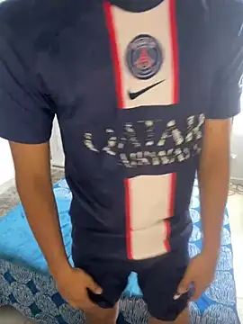 Leonarrrd 01 online show from January 18, 2025, 5:15 pm