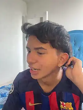 Leonarrrd 01 online show from October 25, 2025, 8:36 pm