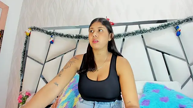 Snapshot of _aurora18_ chatting on January 6, 2026, 3:21 am aurora18 online show from January 6, 2026, 3:21 am