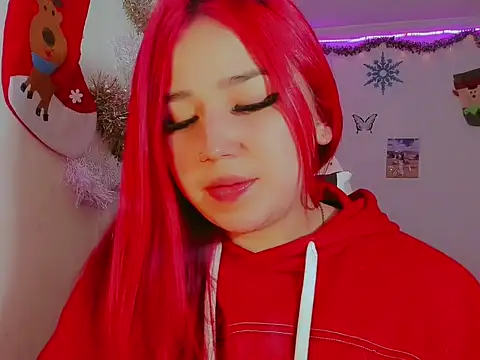 Snapshot of madisonx17 chatting on December 21, 2025, 11:34 pm madisonx17 online show from December 21, 2025, 11:34 pm