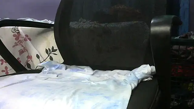 Snapshot of nine9inchdonn chatting on February 4, 2025, 4:48 am nine9inchdonn online show from February 4, 2025, 4:48 am