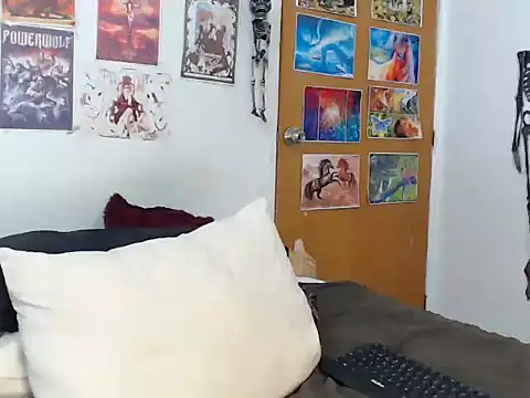 kiaraleono1302 online show from December 22, 2025, 2:30 am