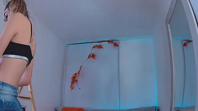 Lucy Princes online show from December 6, 2024, 11:57 pm