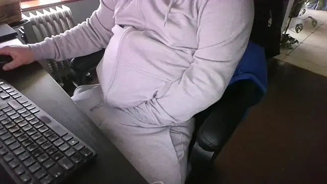 Snapshot of IrishCock30 chatting on December 31, 2024, 11:09 am IrishCock30 online show from December 31, 2024, 11:09 am