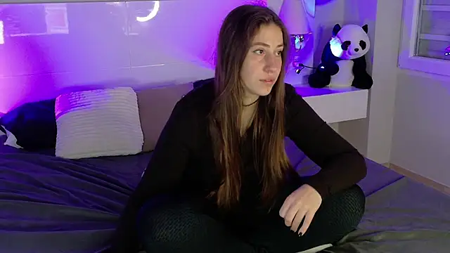 Snapshot of Coco_fr chatting on February 5, 2026, 8:19 am Coco fr online show from February 5, 2026, 8:19 am