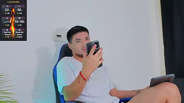 Snapshot of EdwardRoss_ chatting on November 27, 2025, 9:06 pm EdwardRoss online show from November 27, 2025, 9:06 pm