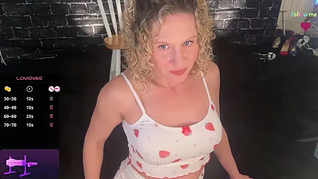 AmberJade AmJ online show from November 19, 2025, 1:05 am