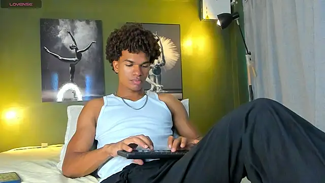 Snapshot of bigxx0 chatting on December 15, 2024, 8:58 pm bigxx0 online show from December 15, 2024, 8:58 pm