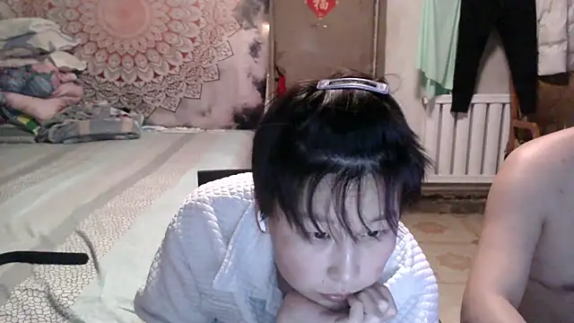 XiaNa2023 online show from December 7, 2024, 5:31 pm
