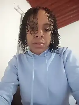 Julia Pretinha online show from November 9, 2025, 9:02 pm