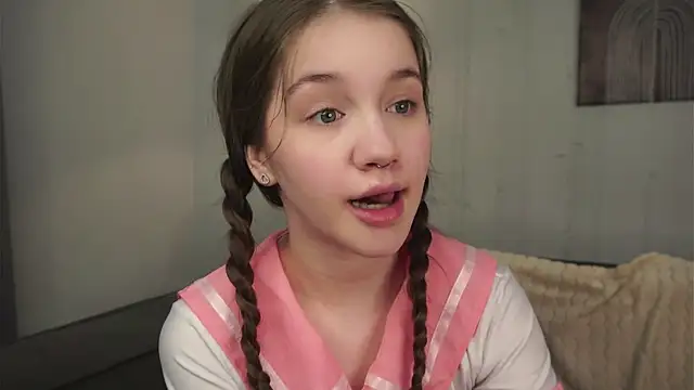 Snapshot of AmiLewis chatting on February 5, 2025, 7:07 am AmiLewis online show from February 5, 2025, 7:07 am