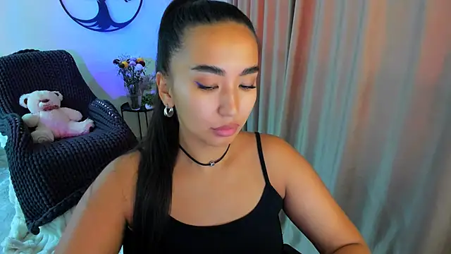 Snapshot of worldofkim chatting on November 5, 2025, 5:07 am worldofkim online show from November 5, 2025, 5:07 am