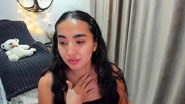 Snapshot of worldofkim chatting on November 30, 2025, 9:41 pm worldofkim online show from November 30, 2025, 9:41 pm