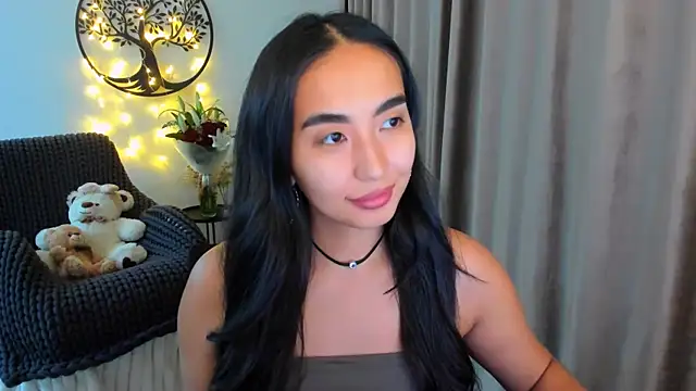 Snapshot of worldofkim chatting on February 18, 2026, 5:20 pm worldofkim online show from February 18, 2026, 5:20 pm