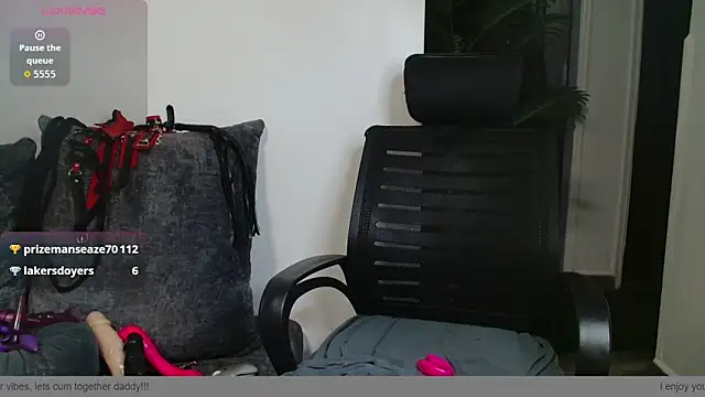 Snapshot of yummy_sweet_caramel chatting on December 13, 2025, 7:53 pm yummy sweet caramel online show from December 13, 2025, 7:53 pm