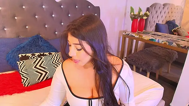 Snapshot of Miia_Thompsonn chatting on December 19, 2025, 3:35 am Miia Thompsonn online show from December 19, 2025, 3:35 am