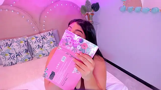 Snapshot of Miia_Thompsonn chatting on February 11, 2026, 3:33 am Miia Thompsonn online show from February 11, 2026, 3:33 am