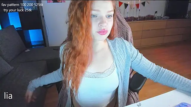 Snapshot of lil_lia chatting on January 17, 2025, 3:12 am lil lia online show from January 17, 2025, 3:12 am