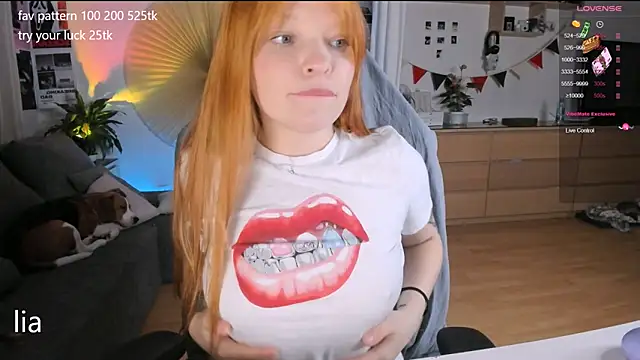 Snapshot of lil_lia chatting on September 19, 2025, 8:53 pm lil lia online show from September 19, 2025, 8:53 pm