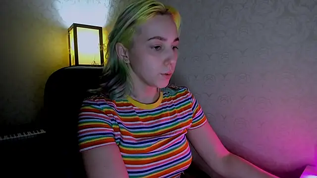 Snapshot of coraline_meow chatting on January 29, 2025, 7:43 pm coraline meow online show from January 29, 2025, 7:43 pm