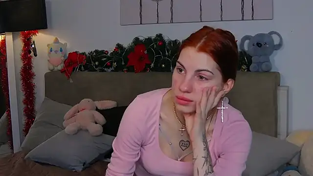 CassKiera online show from December 14, 2025, 5:46 am