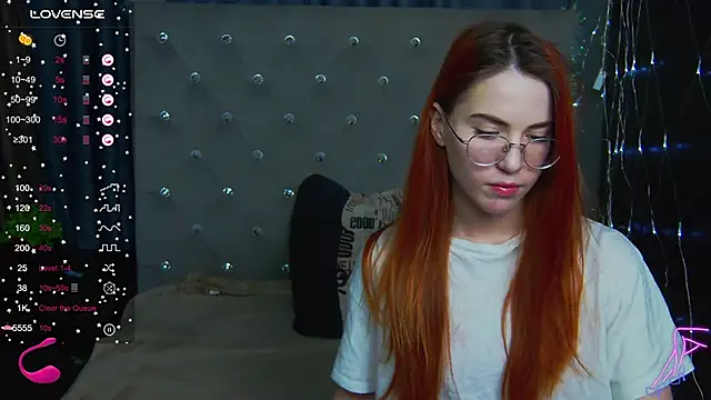 Snapshot of EmilyKents chatting on January 15, 2025, 5:50 am EmilyKents online show from January 15, 2025, 5:50 am