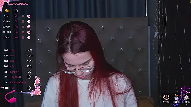 Snapshot of EmilyKents chatting on March 5, 2025, 5:18 am EmilyKents online show from March 5, 2025, 5:18 am