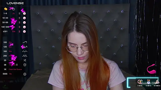 Snapshot of EmilyKents chatting on September 9, 2025, 1:49 am EmilyKents online show from September 9, 2025, 1:49 am